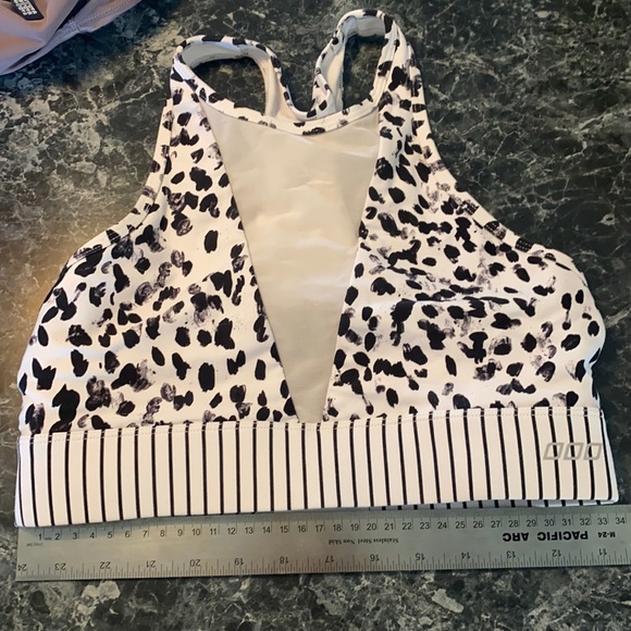 Lorna Jane Other - Lorna Jane sports bra